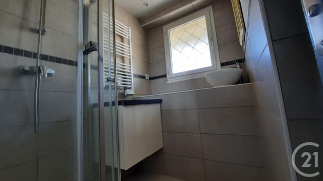 Afficher la photo en grand Appartement T3 à louer - 3 pièces - 55.01 m2 - TOULON - 83 - PROVENCE-ALPES-COTE-D-AZUR - Century 21 Cap Sicié Immobilier