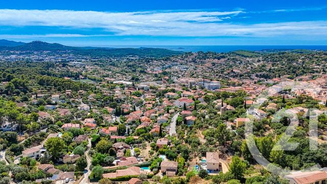 maison à vendre - 10 pièces - 221.26 m2 - OLLIOULES - 83 - PROVENCE-ALPES-COTE-D-AZUR - Century 21 Cap Sicié Immobilier