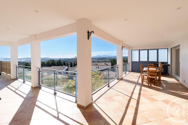 maison à vendre - 8 pièces - 212.02 m2 - OLLIOULES - 83 - PROVENCE-ALPES-COTE-D-AZUR - Century 21 Cap Sicié Immobilier