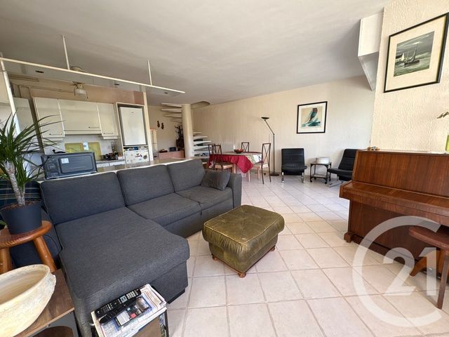 Appartement F3 à vendre - 3 pièces - 77.3 m2 - ST MANDRIER SUR MER - 83 - PROVENCE-ALPES-COTE-D-AZUR - Century 21 Cap Sicié Immobilier
