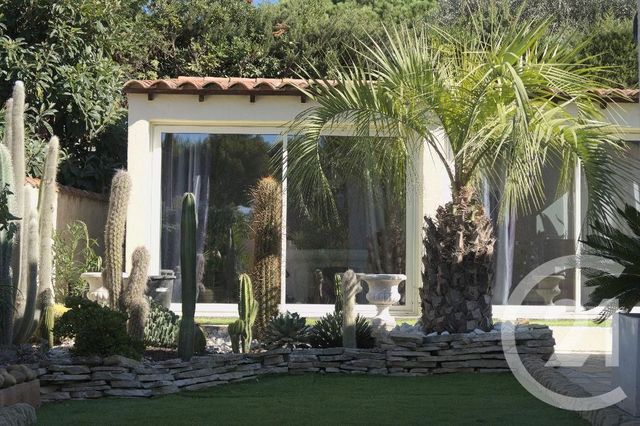 maison à vendre - 7 pièces - 160.0 m2 - SIX FOURS LES PLAGES - 83 - PROVENCE-ALPES-COTE-D-AZUR - Century 21 Cap Sicié Immobilier maison à vendre - 7 pièces - 160.0 m2 - SIX FOURS LES PLAGES - 83 - PROVENCE-ALPES-COTE-D-AZUR - Century 21 Cap Sicié Immobilier