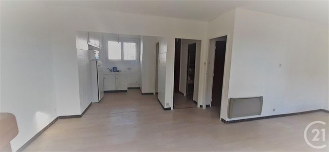 Afficher la photo en grand Appartement F3 à vendre - 3 pièces - 66.05 m2 - LA SEYNE SUR MER - 83 - PROVENCE-ALPES-COTE-D-AZUR - Century 21 Cap Sicié Immobilier