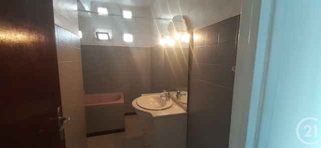 Afficher la photo en grand Appartement F3 à vendre - 3 pièces - 66.05 m2 - LA SEYNE SUR MER - 83 - PROVENCE-ALPES-COTE-D-AZUR - Century 21 Cap Sicié Immobilier