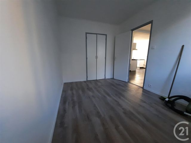 Appartement T3 à vendre - 3 pièces - 49.18 m2 - LA SEYNE SUR MER - 83 - PROVENCE-ALPES-COTE-D-AZUR - Century 21 Cap Sicié Immobilier Appartement T3 à vendre - 3 pièces - 49.18 m2 - LA SEYNE SUR MER - 83 - PROVENCE-ALPES-COTE-D-AZUR - Century 21 Cap Sicié Immobilier