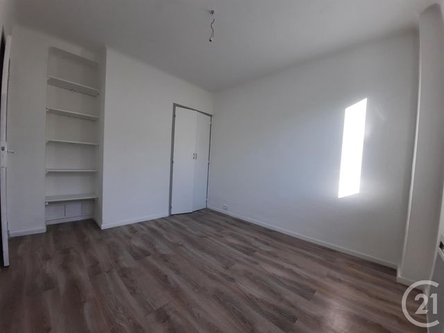 Appartement T3 à vendre - 3 pièces - 49.18 m2 - LA SEYNE SUR MER - 83 - PROVENCE-ALPES-COTE-D-AZUR - Century 21 Cap Sicié Immobilier Appartement T3 à vendre - 3 pièces - 49.18 m2 - LA SEYNE SUR MER - 83 - PROVENCE-ALPES-COTE-D-AZUR - Century 21 Cap Sicié Immobilier