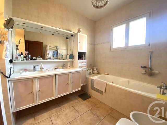Afficher la photo en grand maison à vendre - 11 pièces - 235.0 m2 - LA SEYNE SUR MER - 83 - PROVENCE-ALPES-COTE-D-AZUR - Century 21 Cap Sicié Immobilier