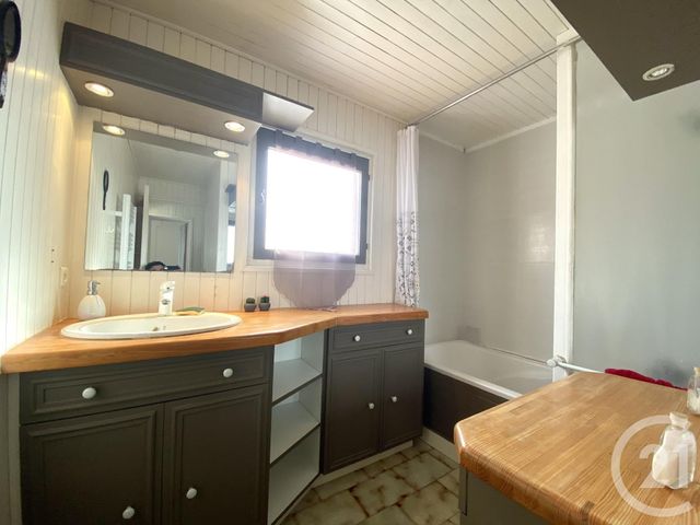 Afficher la photo en grand Appartement F4 à vendre - 4 pièces - 81.17 m2 - LA SEYNE SUR MER - 83 - PROVENCE-ALPES-COTE-D-AZUR - Century 21 Cap Sicié Immobilier