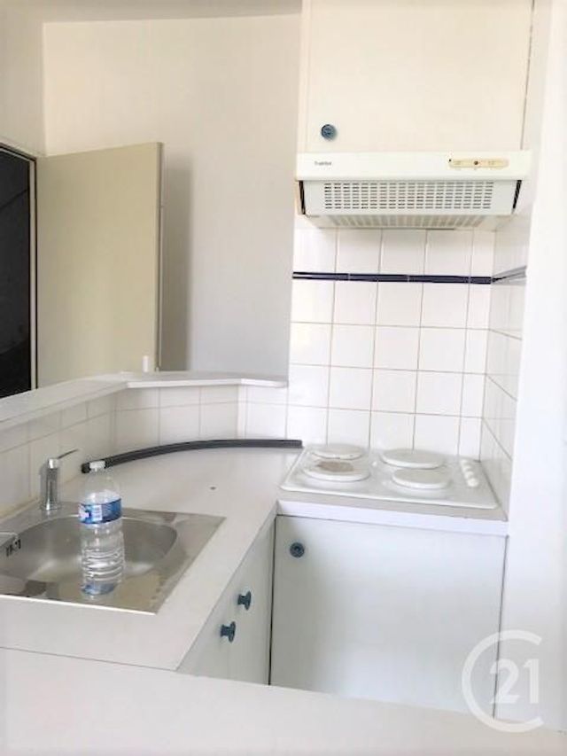 Afficher la photo en grand Appartement T2 à louer - 2 pièces - 32.82 m2 - LA SEYNE SUR MER - 83 - PROVENCE-ALPES-COTE-D-AZUR - Century 21 Cap Sicié Immobilier