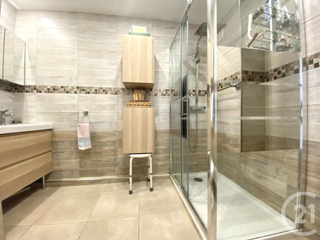 Appartement T4 à vendre - 4 pièces - 77.42 m2 - LA SEYNE SUR MER - 83 - PROVENCE-ALPES-COTE-D-AZUR - Century 21 Cap Sicié Immobilier Appartement T4 à vendre - 4 pièces - 77.42 m2 - LA SEYNE SUR MER - 83 - PROVENCE-ALPES-COTE-D-AZUR - Century 21 Cap Sicié Immobilier