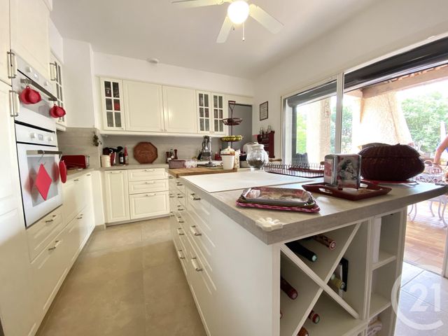 Afficher la photo en grand maison à vendre - 8 pièces - 204.69 m2 - SIX FOURS LES PLAGES - 83 - PROVENCE-ALPES-COTE-D-AZUR - Century 21 Cap Sicié Immobilier