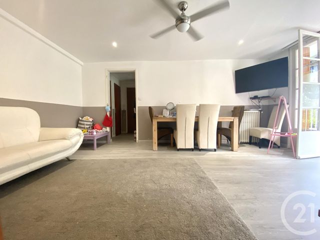 Appartement T4 à vendre - 4 pièces - 77.05 m2 - LA SEYNE SUR MER - 83 - PROVENCE-ALPES-COTE-D-AZUR - Century 21 Cap Sicié Immobilier Appartement T4 à vendre - 4 pièces - 77.05 m2 - LA SEYNE SUR MER - 83 - PROVENCE-ALPES-COTE-D-AZUR - Century 21 Cap Sicié Immobilier