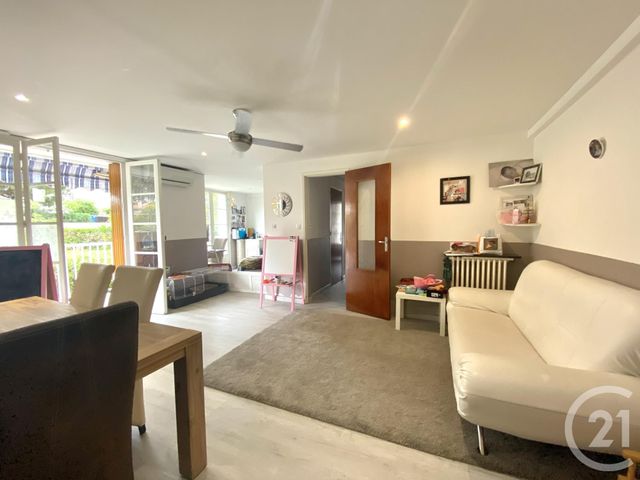 Appartement T4 à vendre - 4 pièces - 77.05 m2 - LA SEYNE SUR MER - 83 - PROVENCE-ALPES-COTE-D-AZUR - Century 21 Cap Sicié Immobilier Appartement T4 à vendre - 4 pièces - 77.05 m2 - LA SEYNE SUR MER - 83 - PROVENCE-ALPES-COTE-D-AZUR - Century 21 Cap Sicié Immobilier