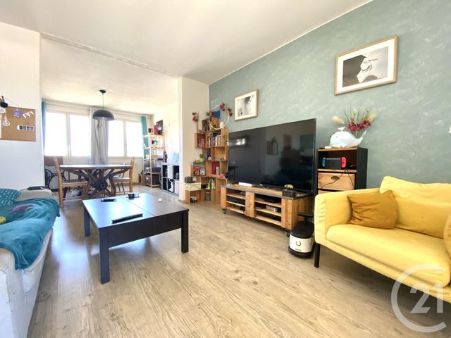 Afficher la photo en grand Appartement F4 à vendre - 4 pièces - 82.69 m2 - LA SEYNE SUR MER - 83 - PROVENCE-ALPES-COTE-D-AZUR - Century 21 Cap Sicié Immobilier
