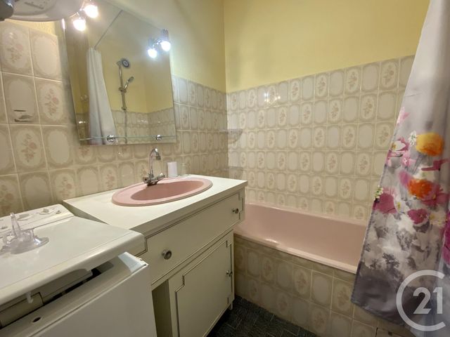 Afficher la photo en grand Appartement F1 à vendre - 1 pièce - 20.3 m2 - ST MANDRIER SUR MER - 83 - PROVENCE-ALPES-COTE-D-AZUR - Century 21 Cap Sicié Immobilier