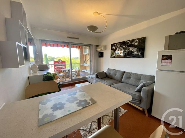 Afficher la photo en grand Appartement F1 à vendre - 1 pièce - 20.3 m2 - ST MANDRIER SUR MER - 83 - PROVENCE-ALPES-COTE-D-AZUR - Century 21 Cap Sicié Immobilier