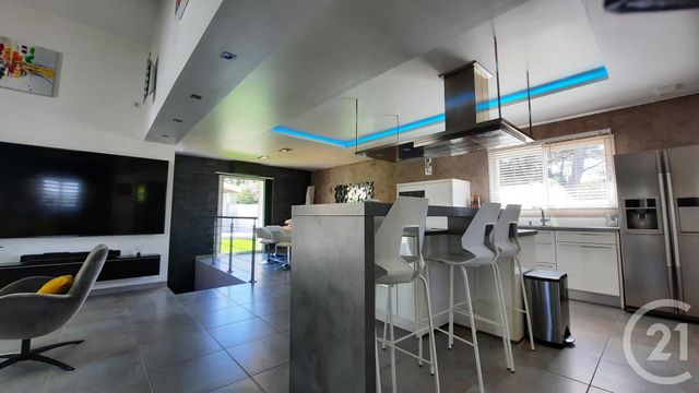 Afficher la photo en grand maison à vendre - 6 pièces - 200.0 m2 - LA SEYNE SUR MER - 83 - PROVENCE-ALPES-COTE-D-AZUR - Century 21 Cap Sicié Immobilier