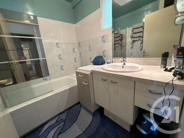 Appartement F3 à vendre - 3 pièces - 77.3 m2 - ST MANDRIER SUR MER - 83 - PROVENCE-ALPES-COTE-D-AZUR - Century 21 Cap Sicié Immobilier