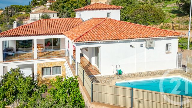 maison à vendre - 8 pièces - 211.52 m2 - OLLIOULES - 83 - PROVENCE-ALPES-COTE-D-AZUR - Century 21 Cap Sicié Immobilier