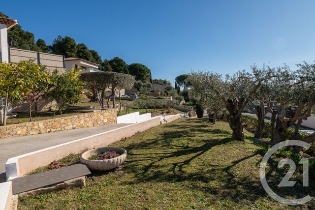 maison à vendre - 8 pièces - 211.52 m2 - OLLIOULES - 83 - PROVENCE-ALPES-COTE-D-AZUR - Century 21 Cap Sicié Immobilier