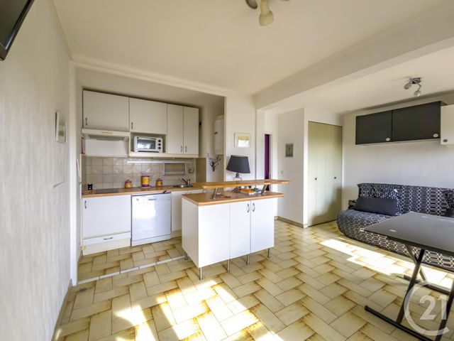 Appartement F1 à vendre - 1 pièce - 29.2 m2 - SIX FOURS LES PLAGES - 83 - PROVENCE-ALPES-COTE-D-AZUR - Century 21 Cap Sicié Immobilier