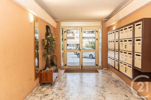 Appartement T2 à vendre - 2 pièces - 38.85 m2 - ST MANDRIER SUR MER - 83 - PROVENCE-ALPES-COTE-D-AZUR - Century 21 Cap Sicié Immobilier