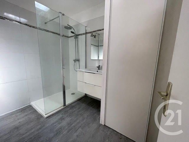 Appartement F3 à vendre - 3 pièces - 60.83 m2 - LA SEYNE SUR MER - 83 - PROVENCE-ALPES-COTE-D-AZUR - Century 21 Cap Sicié Immobilier