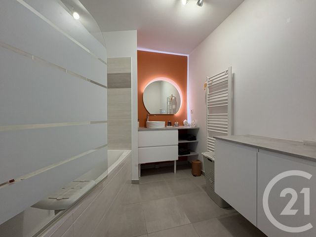 Appartement F4 à vendre - 4 pièces - 82.87 m2 - LA SEYNE SUR MER - 83 - PROVENCE-ALPES-COTE-D-AZUR - Century 21 Cap Sicié Immobilier