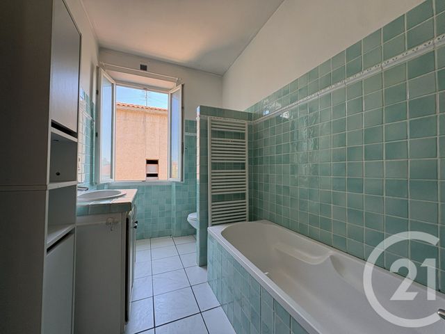 Appartement F3 à vendre - 3 pièces - 71.64 m2 - LA SEYNE SUR MER - 83 - PROVENCE-ALPES-COTE-D-AZUR - Century 21 Cap Sicié Immobilier