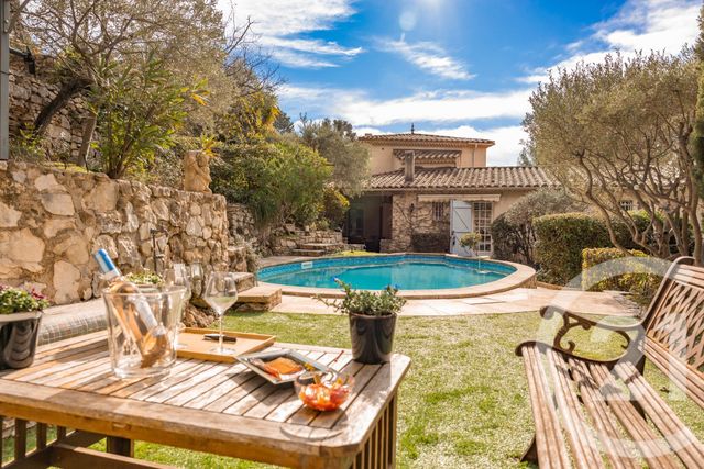 maison à vendre - 8 pièces - 239.0 m2 - OLLIOULES - 83 - PROVENCE-ALPES-COTE-D-AZUR - Century 21 Cap Sicié Immobilier