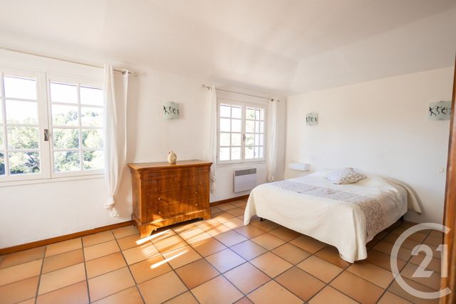 maison à vendre - 8 pièces - 239.0 m2 - OLLIOULES - 83 - PROVENCE-ALPES-COTE-D-AZUR - Century 21 Cap Sicié Immobilier